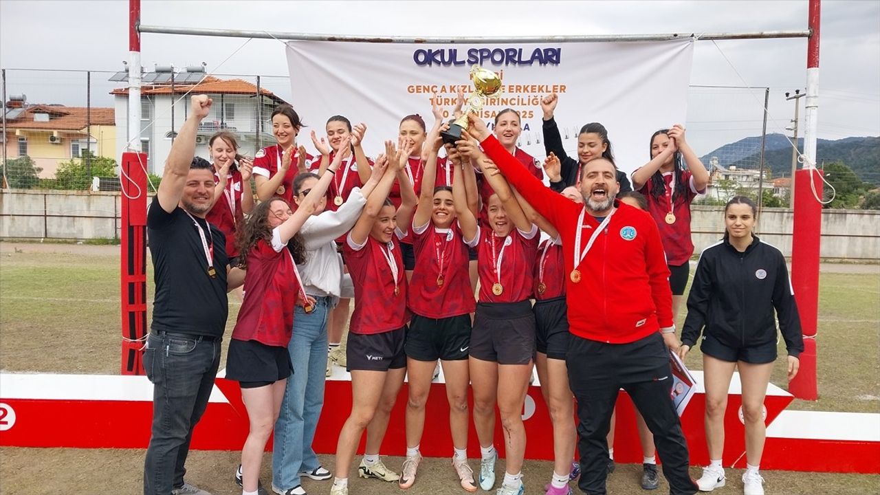 Türkiye Gençler 7'li Ragbi Şampiyonası'nda Şampiyonlar Belirlendi