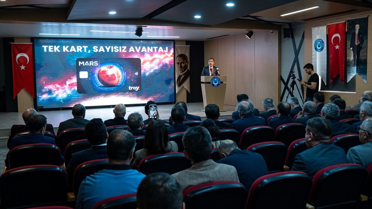Türkiye Kamu-Sen'den Üyelere Özel Mars Kart Tanıtımı