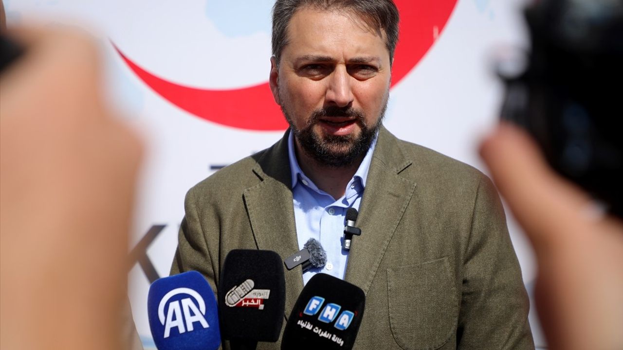 Türkiye'nin Halep Başkonsolosu Cengiz, İdlib Kamplarını Ziyaret Etti