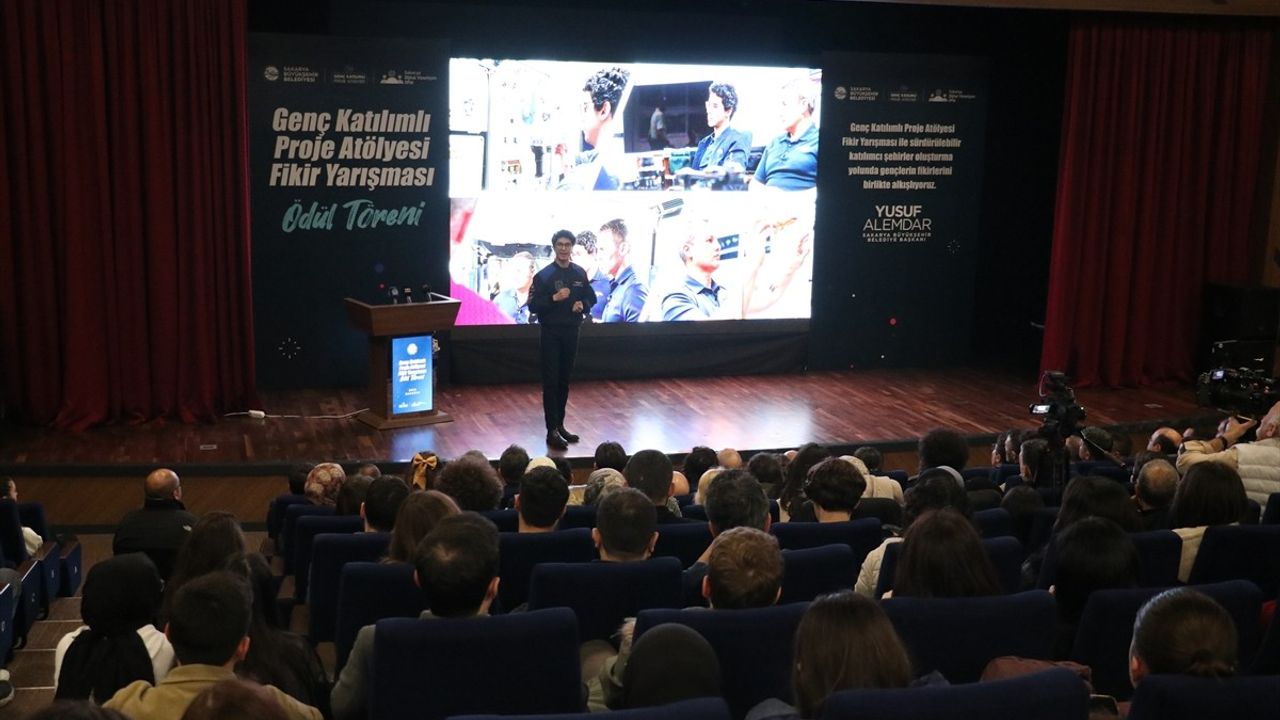 Türkiye'nin İkinci Astronotu Tuva Cihangir Atasever, Sakarya'da Öğrencilerle Buluştu
