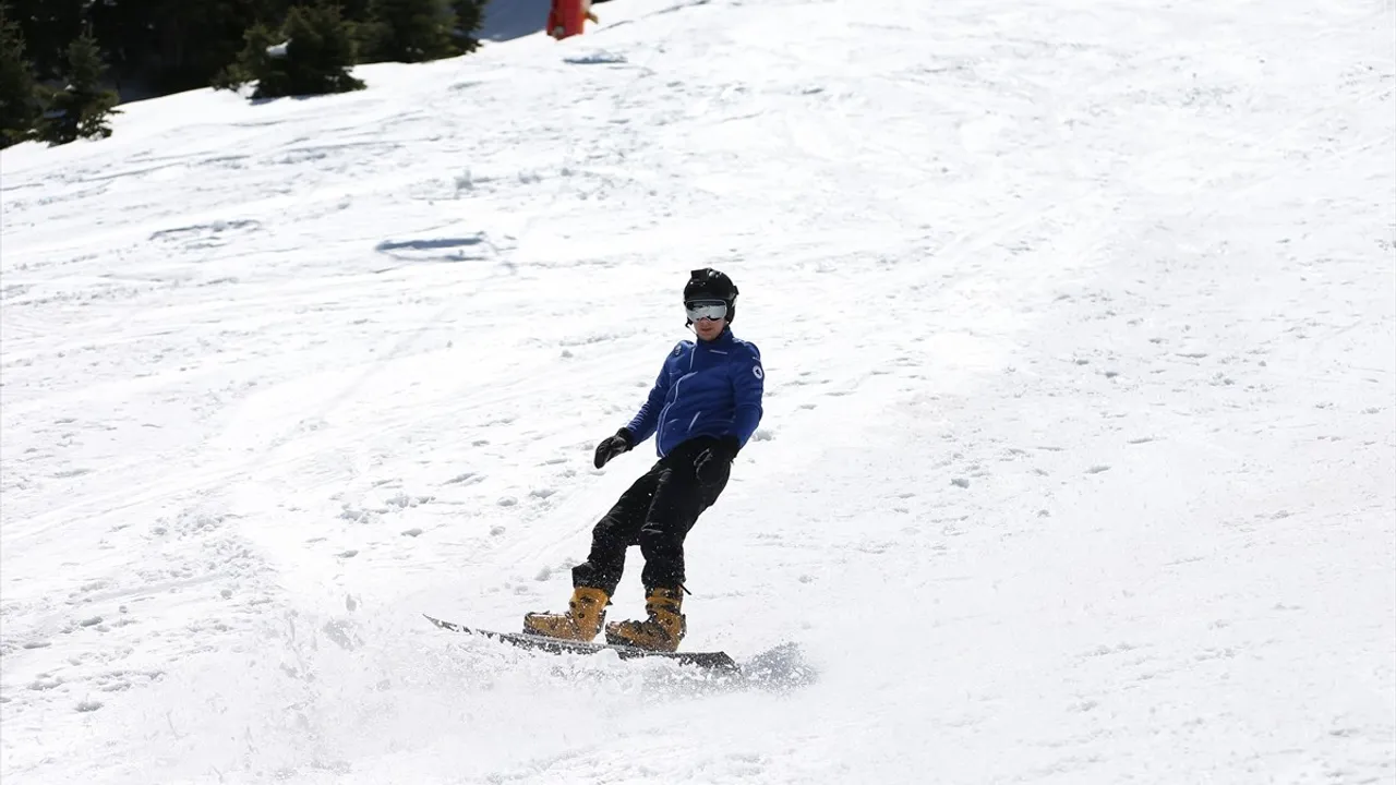 Türkiye'nin Snowboard Yıldızı Arda Akdeniz: Hedefi Milli Takım