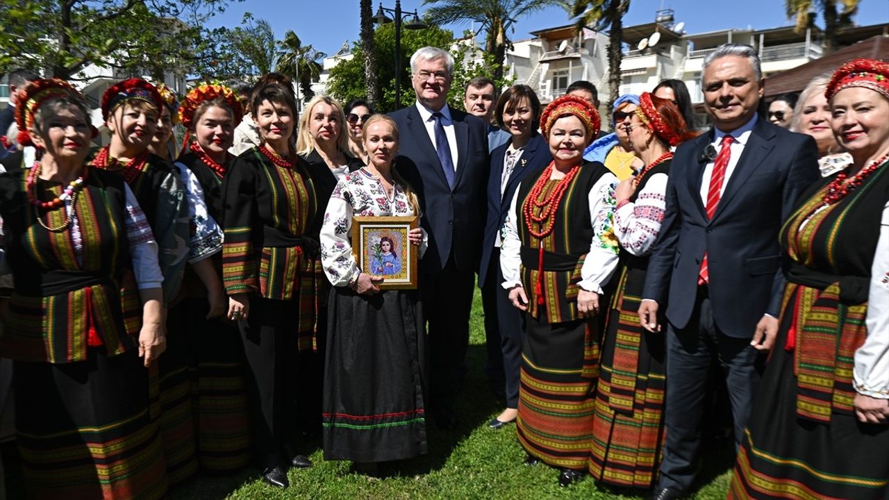 Ukrayna Dışişleri Bakanı Sybiha, Antalya'da Barış Mesajı Verdi