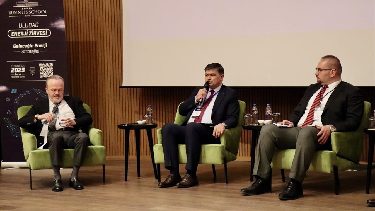 Uludağ Enerji Zirvesi 2023: Geleceğin Enerji Stratejileri Konuşuldu