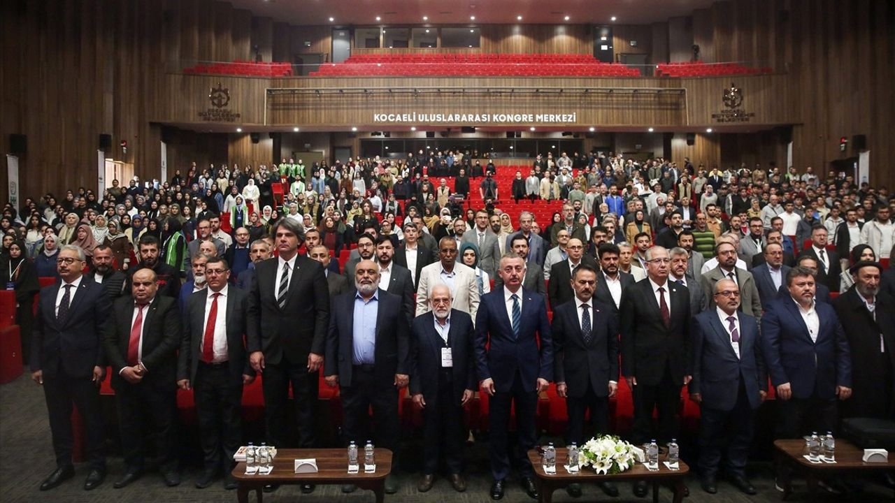 Uluslararası İslam Kültür ve Medeniyeti Sempozyumu Kocaeli'de Başladı