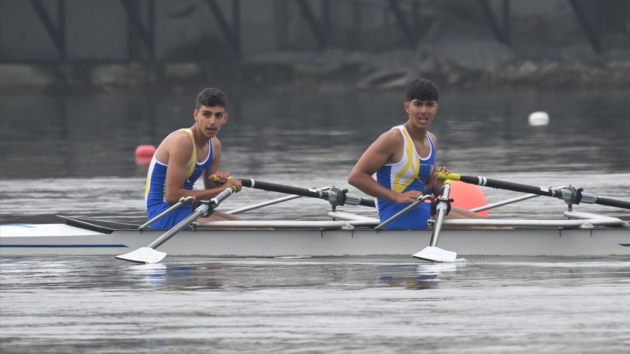 Uluslararası Meriç Kürek Yarışları Edirne'de Başladı