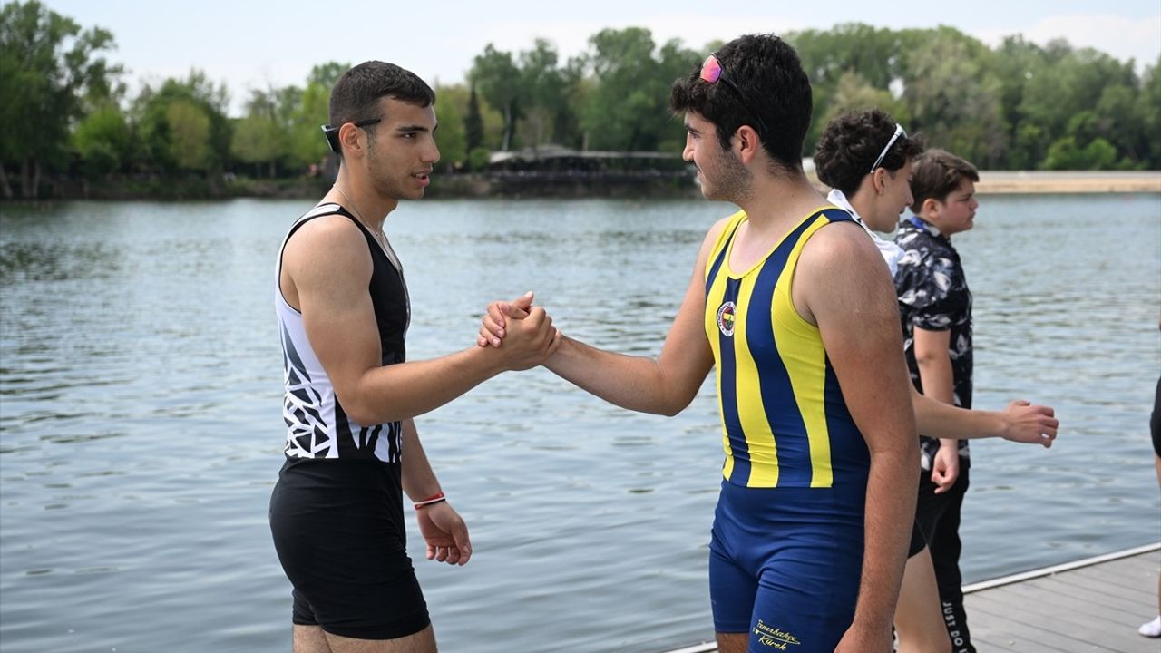 Uluslararası Meriç Kürek Yarışları'nda İkinci Gün Müsabakaları Tamamlandı