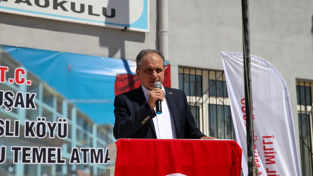 Uşak'ta Hayırseverler Tarafından 8 Derslikli Okul İnşaatına Başlandı