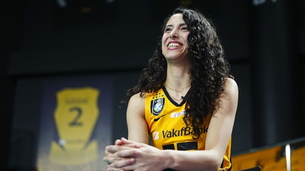 VakıfBank'ın Deniz Uyanık: 'Avrupa'nın Zirvesinde Olmak İçin Savaşacağız'