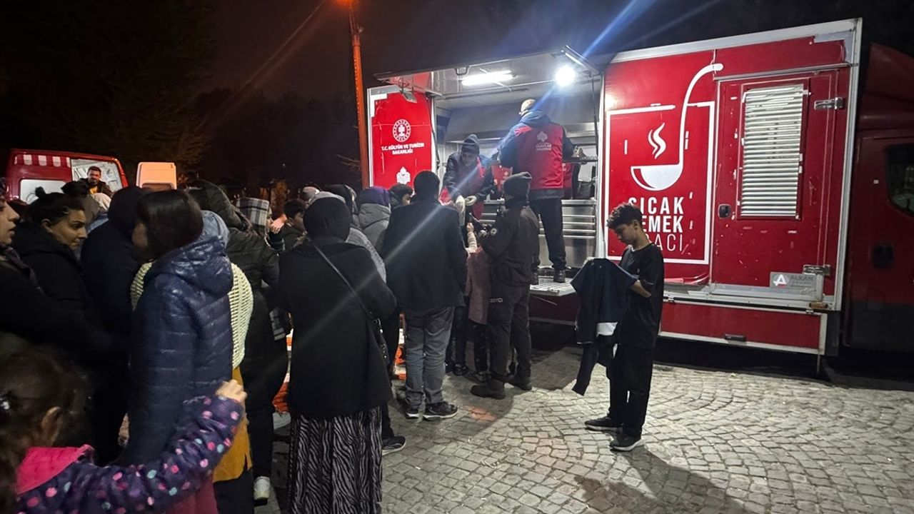 Vakıflar Genel Müdürlüğü, Depremzedelere İstanbul'da Gece İkramında Bulunacak