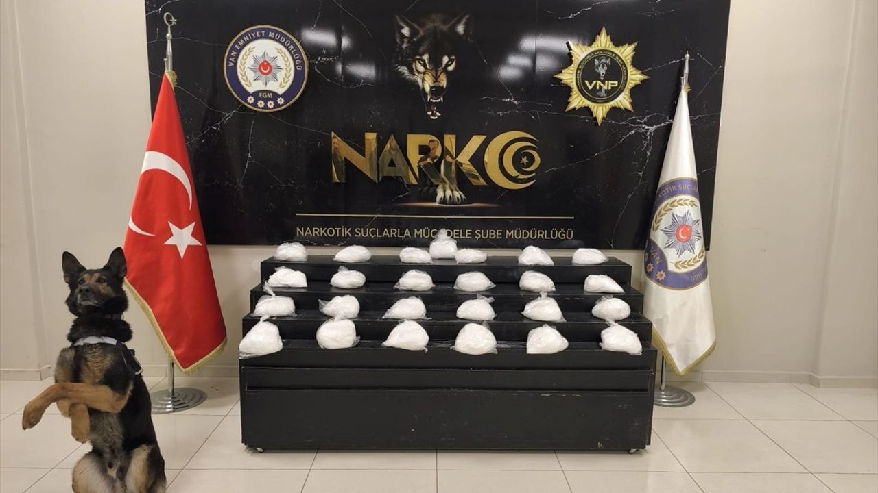 Van'da 25 Kilo 200 Gram Uyuşturucu Ele Geçirildi