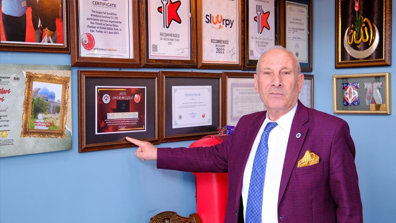 Yarım Asırlık Emek, Yusuf Konak'a 'Dünya Ahisi' Ödülünü Getirdi