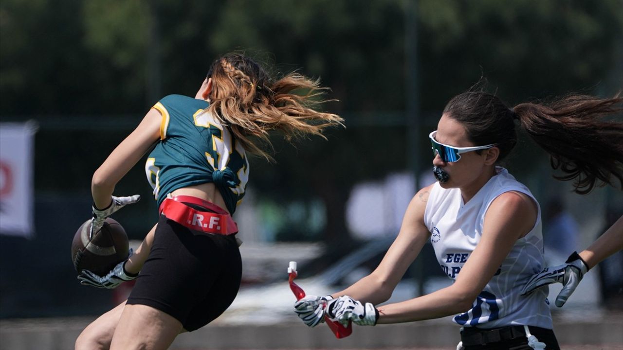 Yetişkin Kadınlar Flag Futbol Türkiye Şampiyonası İzmir'de Başladı