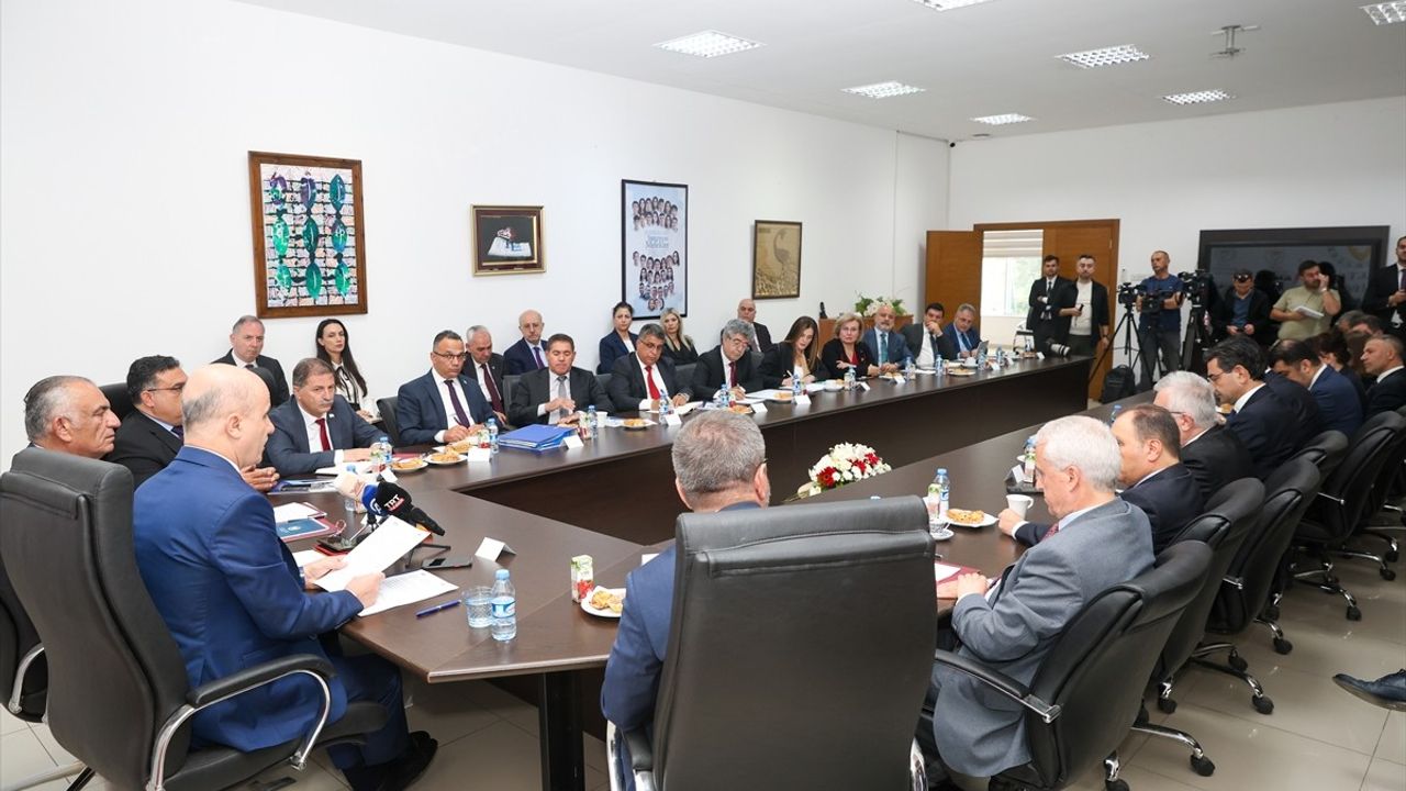 YÖK Başkanı Özvar, KKTC'de Üniversitelerin Uluslararasılaşmasına Vurgu Yaptı
