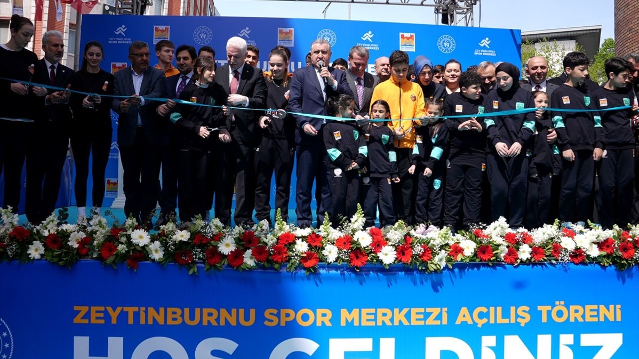 Zeytinburnu Spor Merkezi Açıldı: Bakan Bak Törende Konuştu