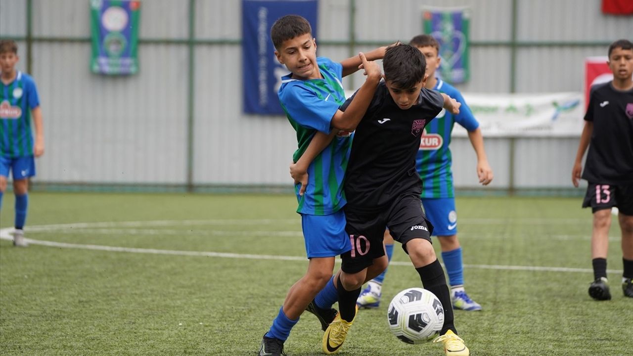 12 Yaş Altı Rize Cup 2025 Yiğit Demirel Uluslararası Futbol Turnuvası Başladı
