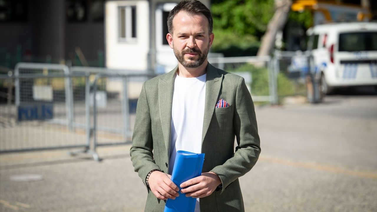 24 Yıl Sonra Şehit Sayılan Askerin Kızı Betül Kanga: 'Şehit Kızı Olmanın Gururunu Yaşayacağım'