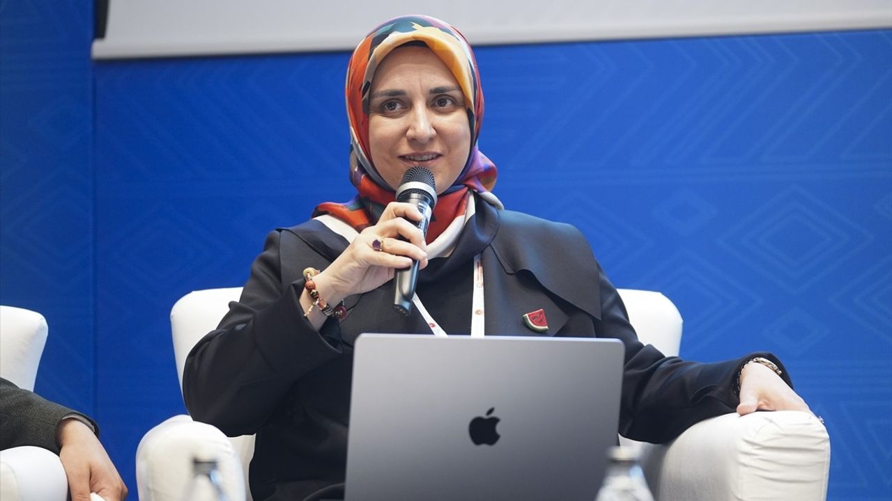 3. Uluslararası Aile Sempozyumu Devam Ediyor: Aile Teması Öne Çıkıyor