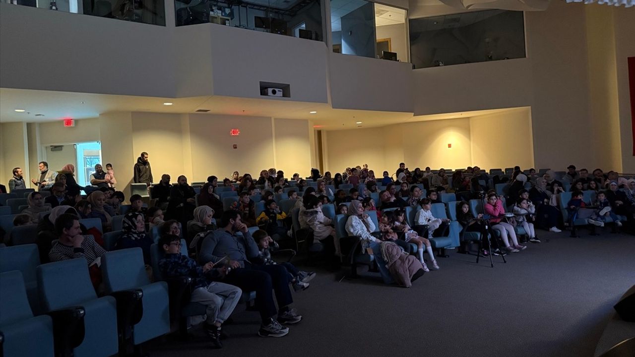 ABD'de Karagöz Gölge Oyunu, Binlerce Çocuğa Ulaştı