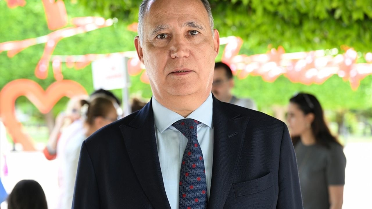 Adana'da 'İdeal Kilonu Öğren, Sağlıklı Yaşa' Kampanyası Başarıyla Devam Ediyor