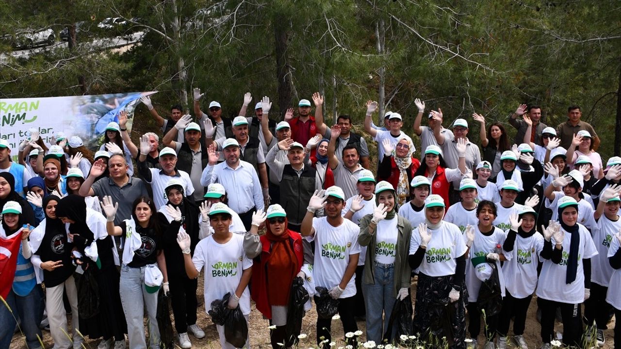Adana'da 'Orman Benim' Kampanyası Düzenlendi