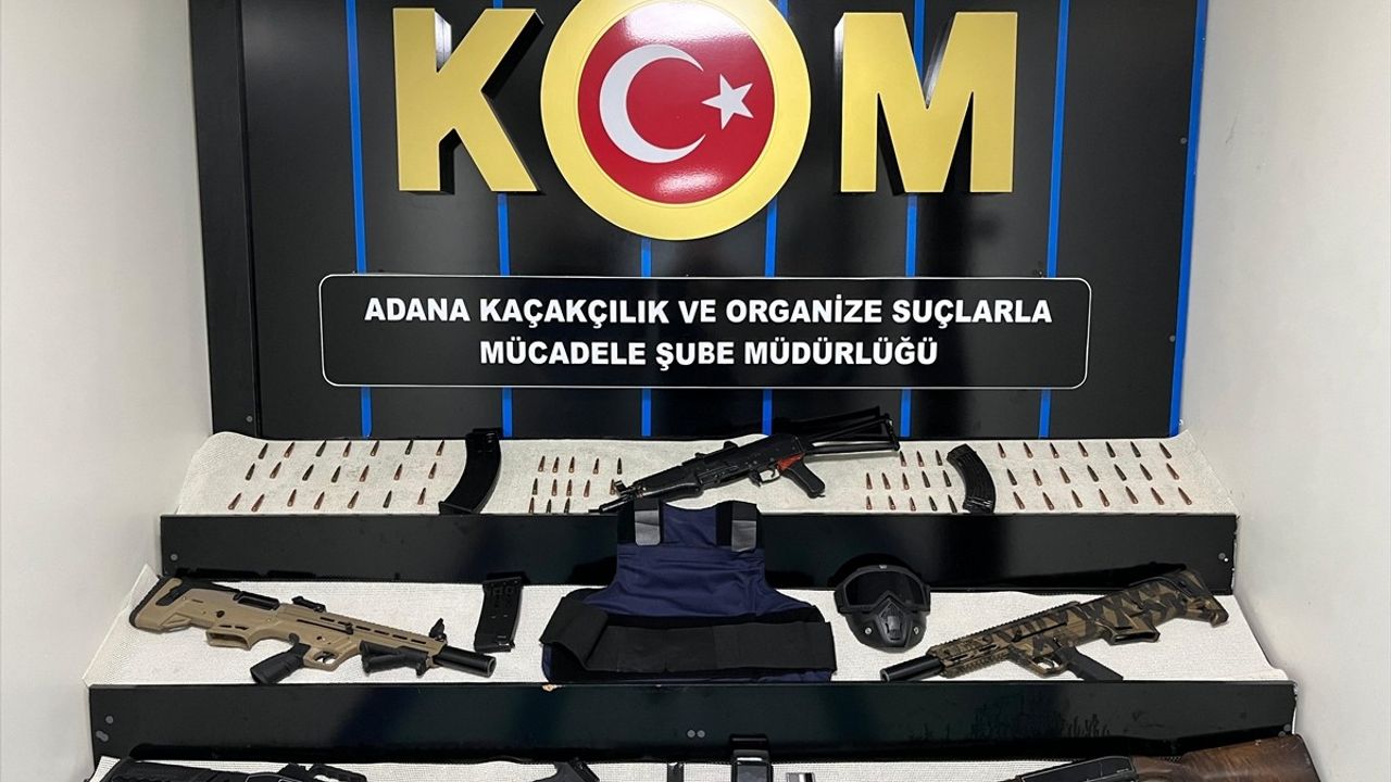 Adana'da Silah ve Kaçak Alkol Operasyonu: İki Zanlı Tutuklandı