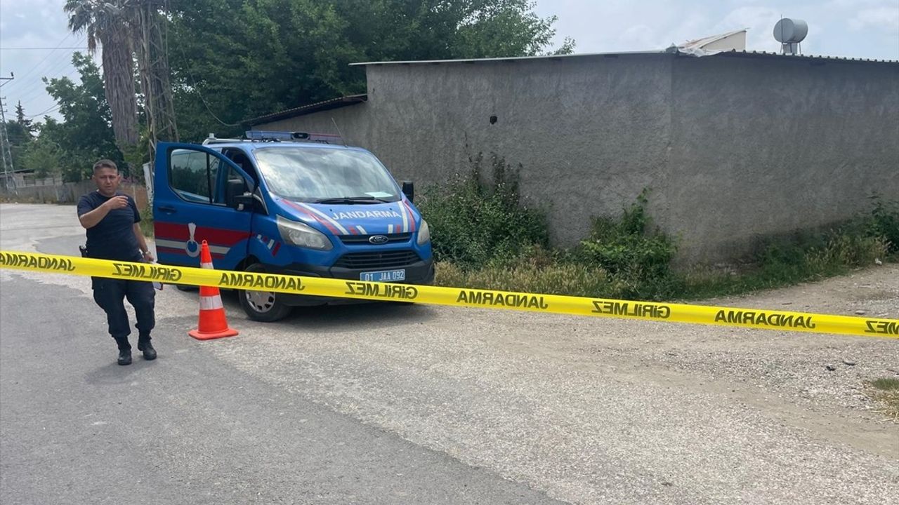 Adana'da Trafikte Kavga: 3 Kişi Silahla Yaralandı