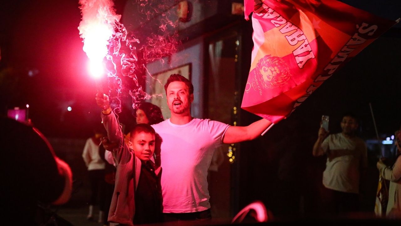 Adana ve Mersin'de Galatasaray Şampiyonluğu Coşkuyla Kutlandı