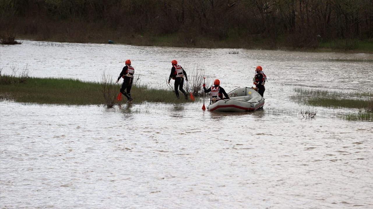AFAD, Kızılırmak Nehri'nde Arama Kurtarma Tatbikatı Gerçekleştirdi