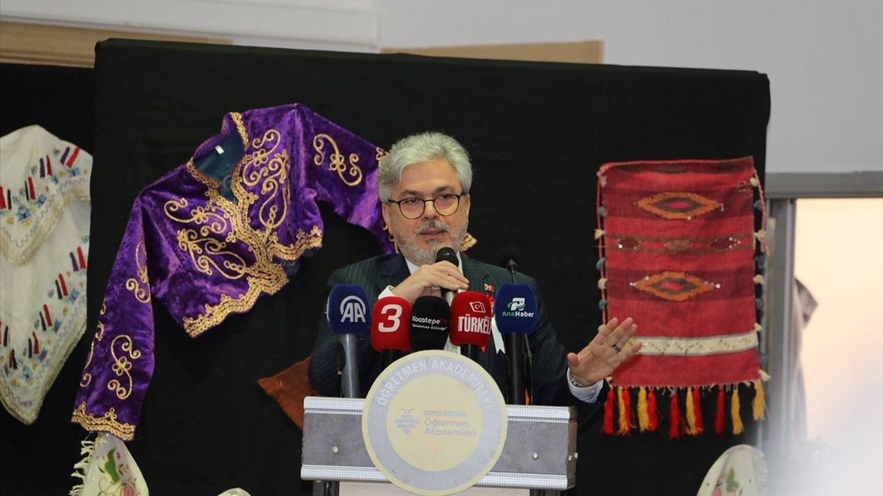 Afyonkarahisar'da Öğretmen Akademileri Kapanış Programı Gerçekleşti