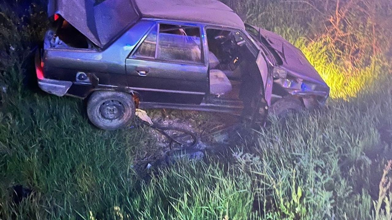 Afyonkarahisar'da Şarampole Düşen Araçta Polis Memuru Hayatını Kaybetti