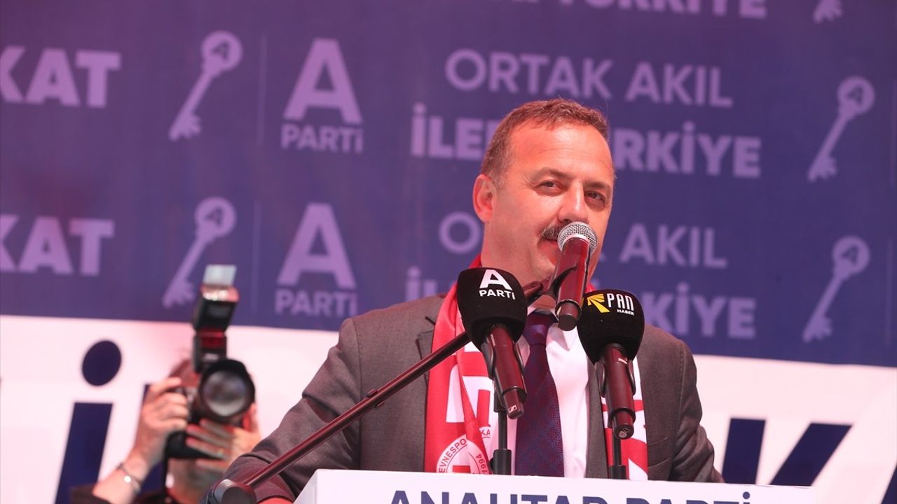 Ağıralioğlu, Tokat'ta Parti Hizmet Binasını Açtı ve Halkla Buluştu