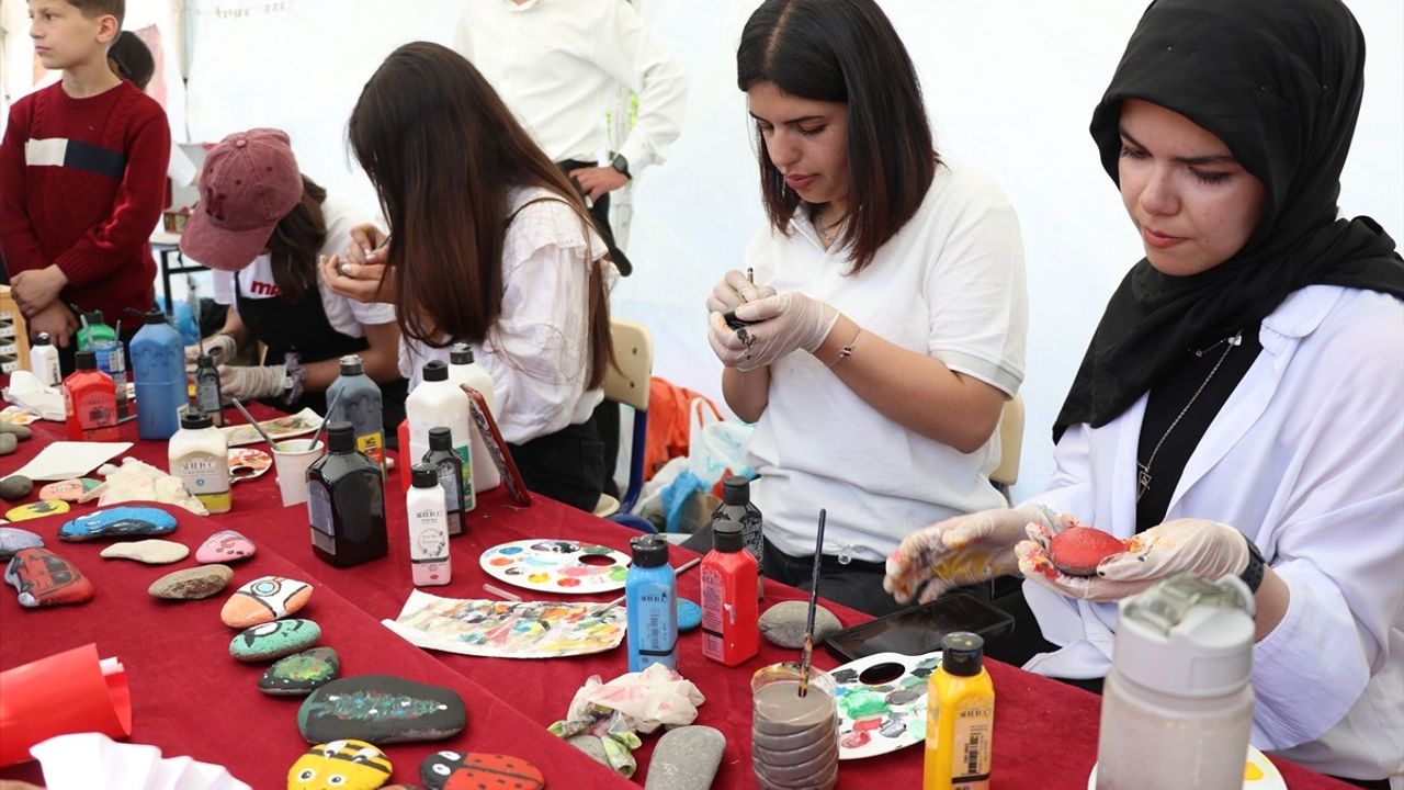 Ağrı'da 3 Günlük Bilim Şenliği Coşkuyla Başladı