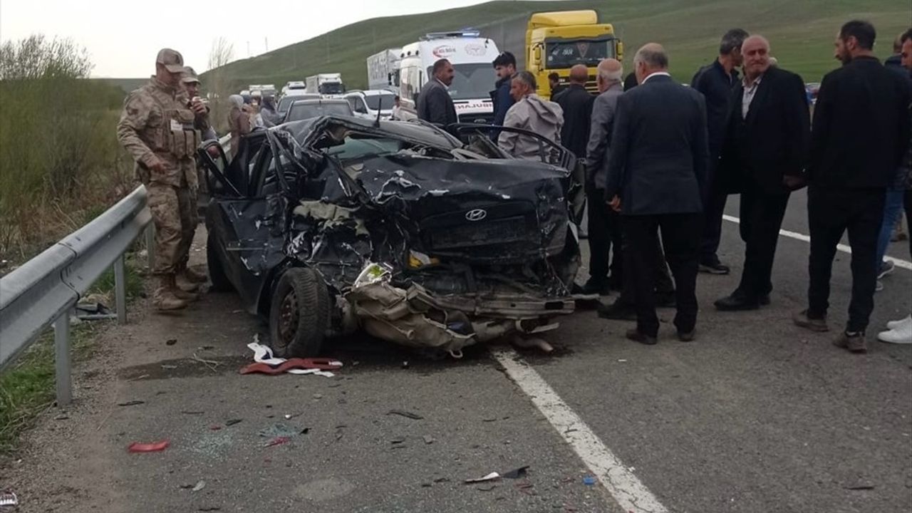 Ağrı'da Feci Kaza: 2 Ölü, 8 Yaralı