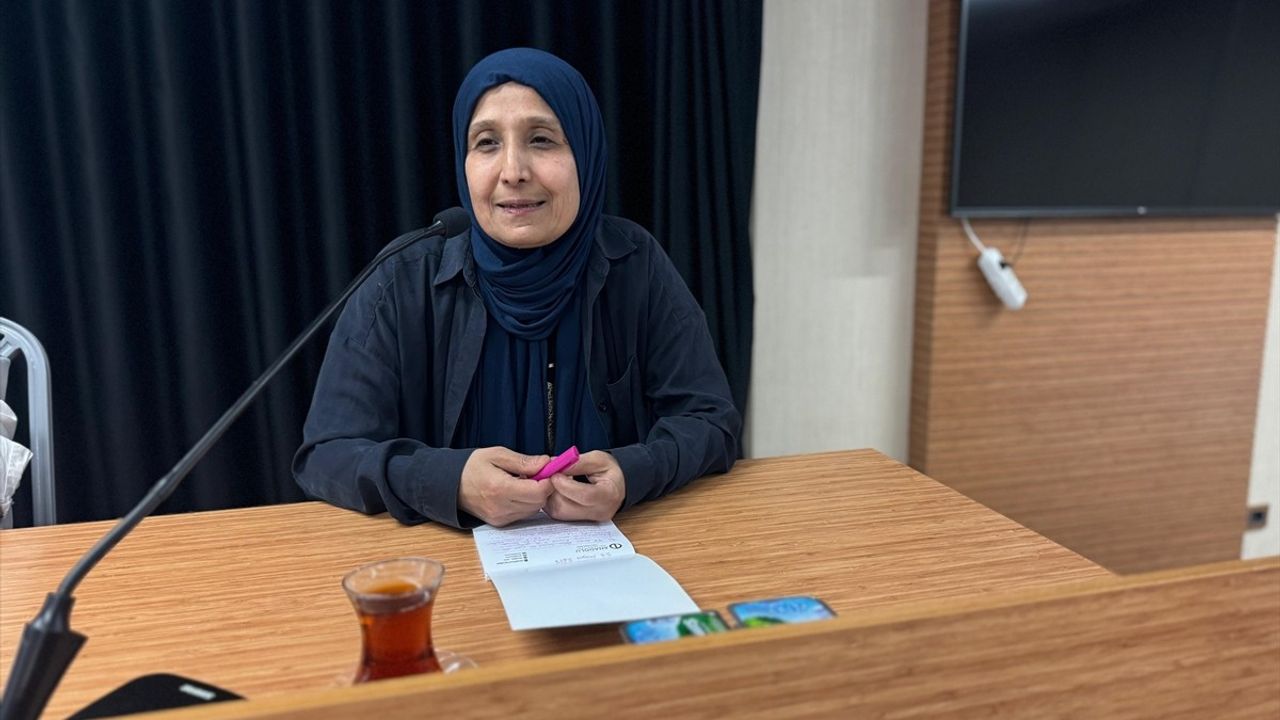 Akif Emre İçin Saygı Programı Düzenlendi