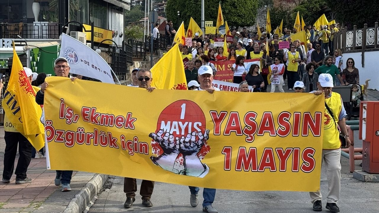 Alanya'da 1 Mayıs Emek ve Dayanışma Günü Coşkuyla Kutlandı