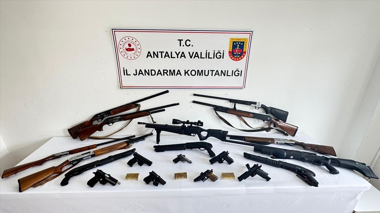 Alanya'da Silah Kaçakçılığı Operasyonunda 3 Tutuklama