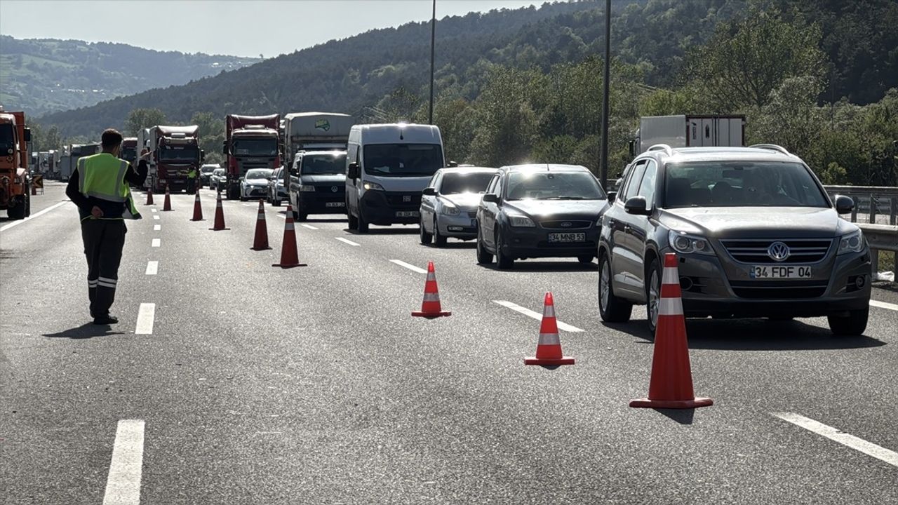 Anadolu Otoyolu'nda Tır Kazası: Ulaşım Aksadı