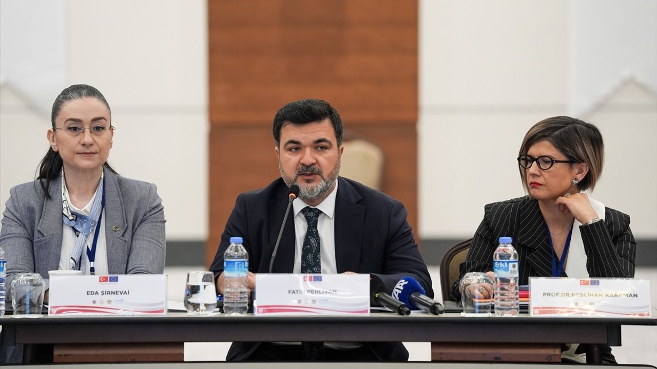 Ankara'da Akran Zorbalığı ve Dijital Güvenlik Üzerine Toplantı