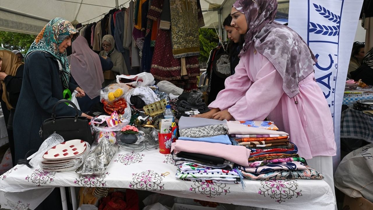 Ankara'da Gazze İçin 'Hayır Çarşısı' Açıldı