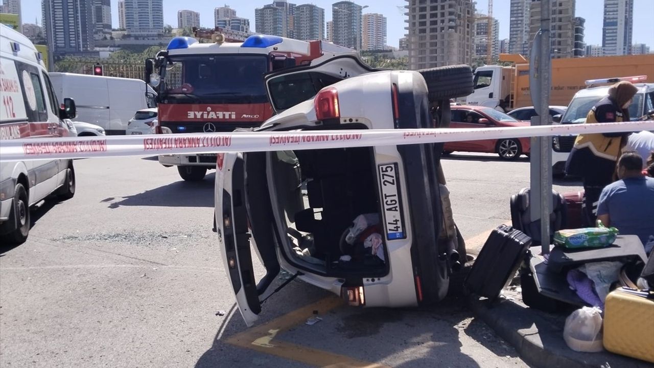 Ankara'da Kaza: 2 Bebekle 6 Kişi Yaralandı