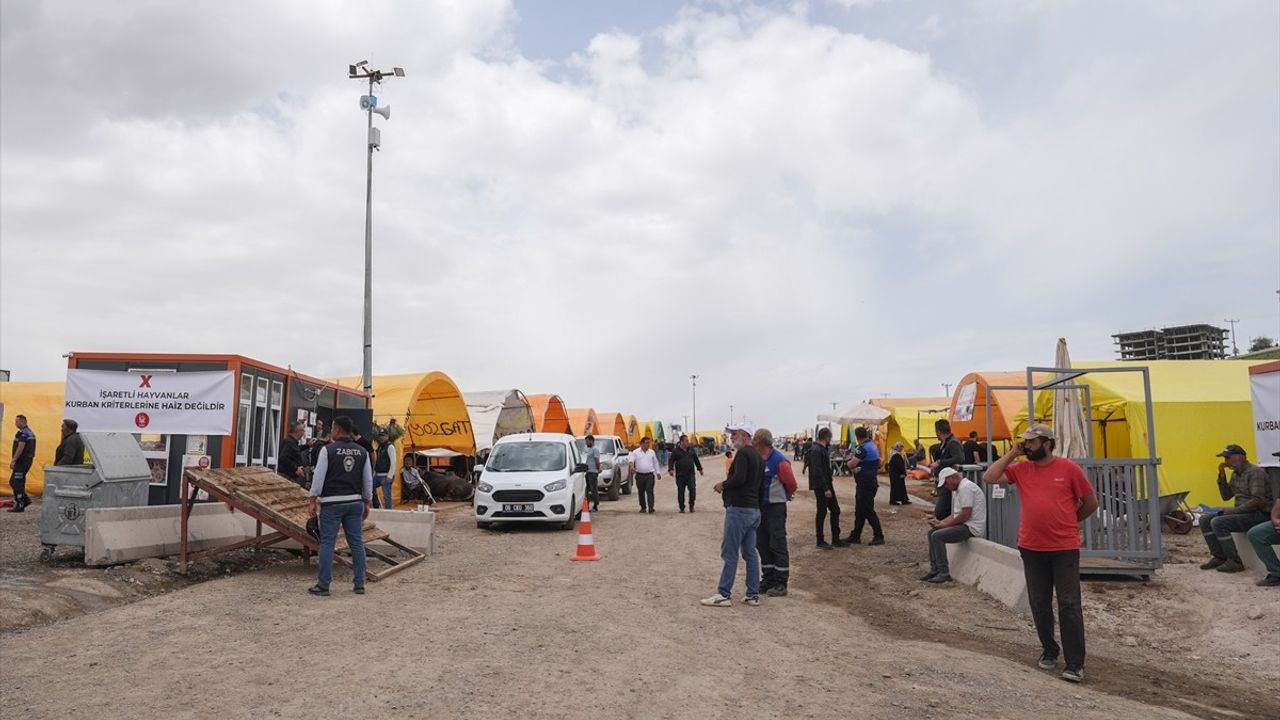Ankara'da Kurban Pazarında Güvenlik Güçlerine Saldırı: 10 Gözaltı