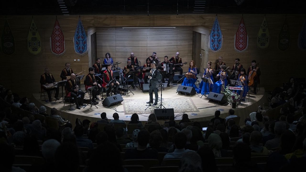 Ankara'da Unutulmaz 'Retro Azerbaycan Mahnıları' Konseri