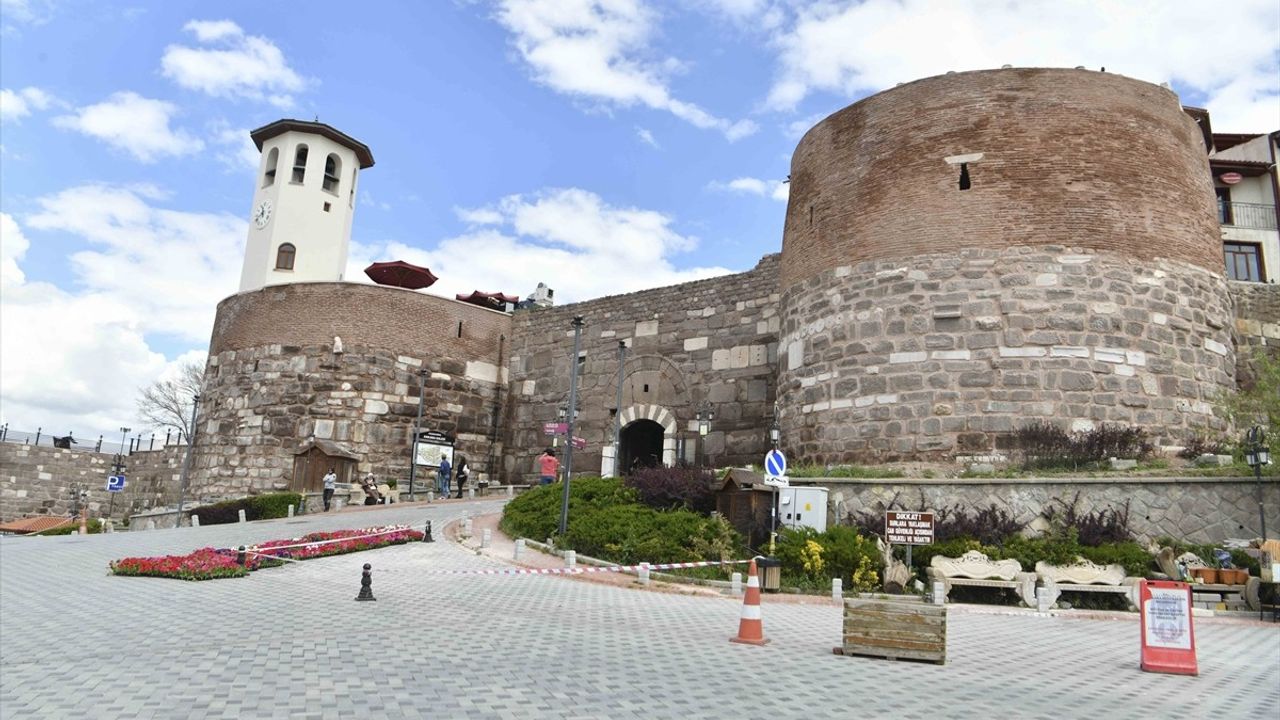 Ankara Kalesi Restorasyonu Tamamlandı: Surlar Güçlendirildi