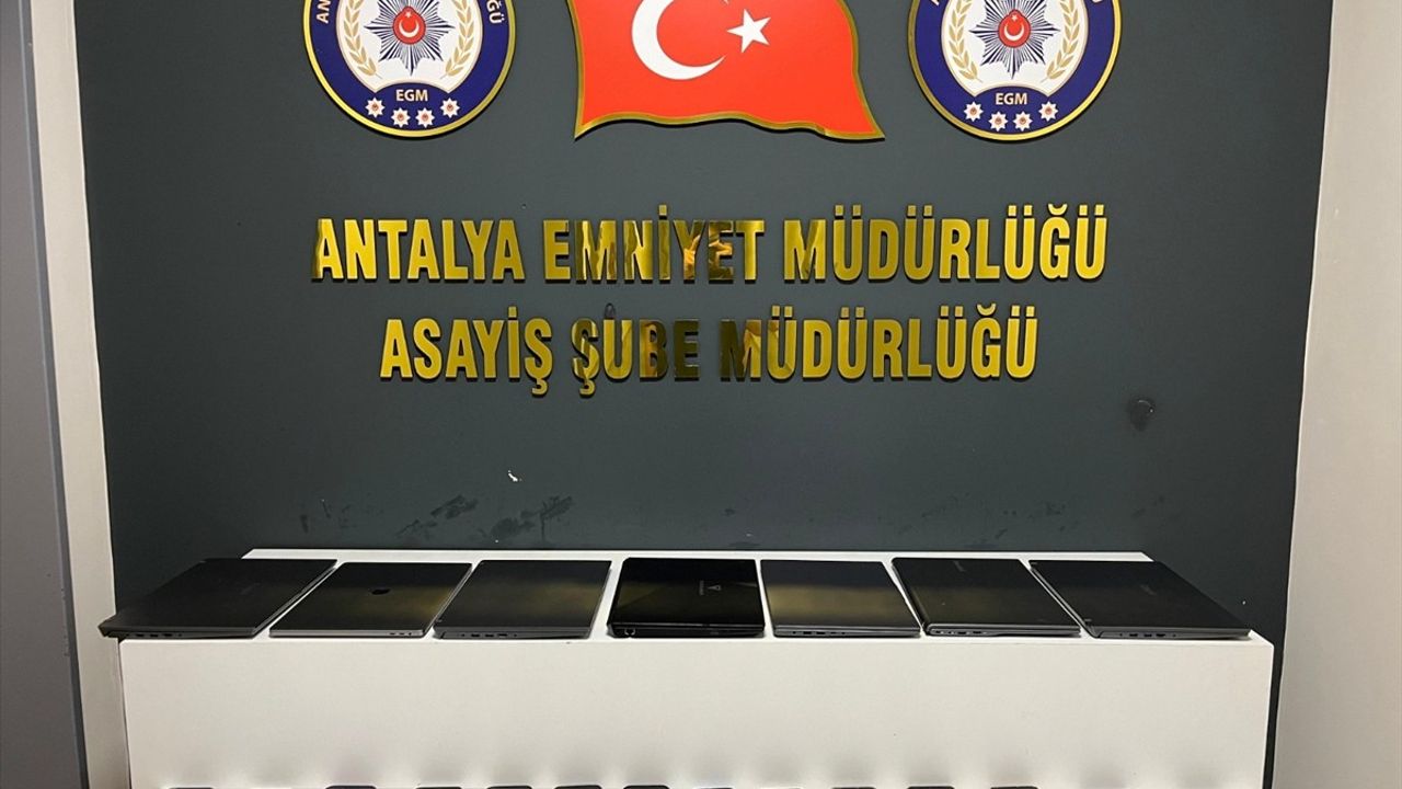 Antalya'da Dolandırıcılık Skandalı: 4 Kişi Tutuklandı