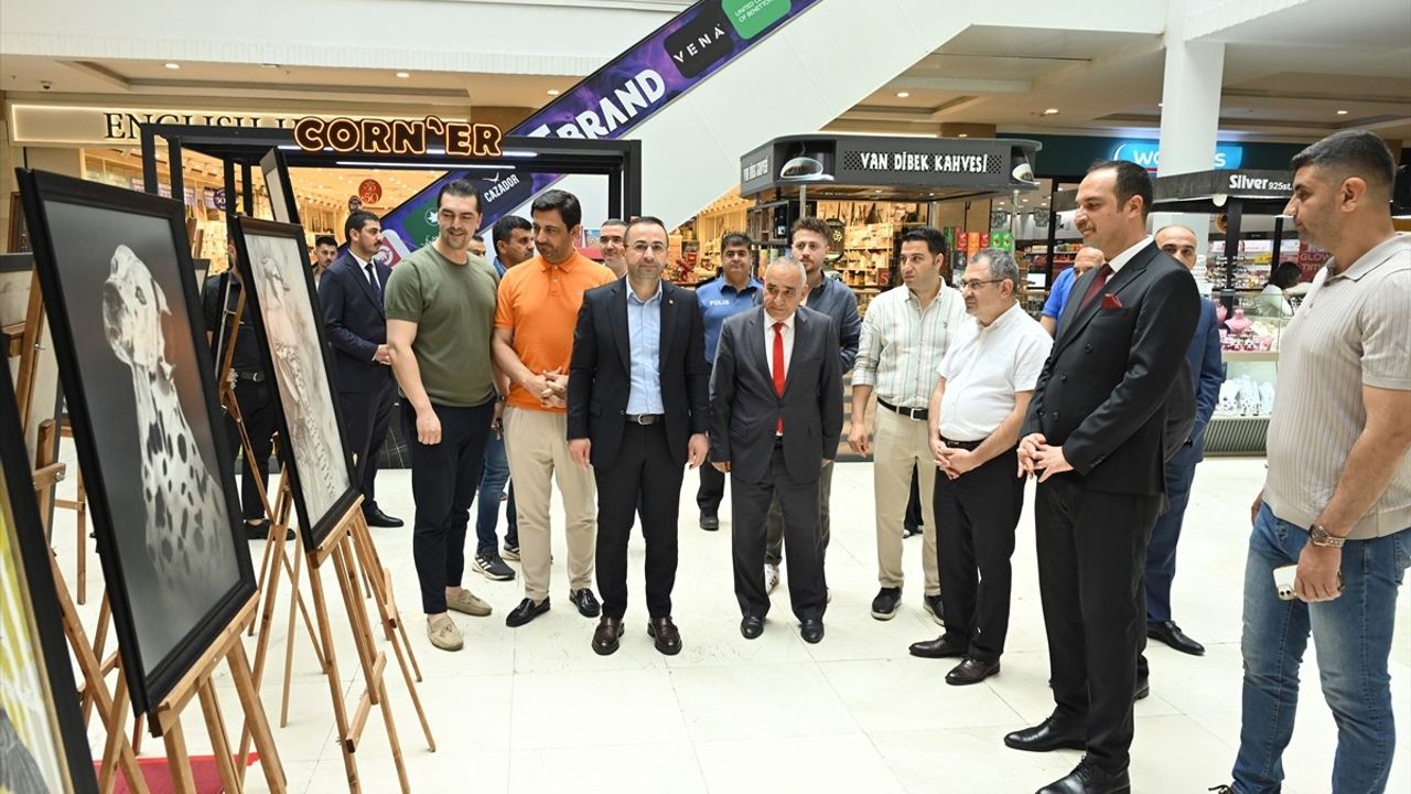 Antalya'da Hükümlülerin Sanat Sergisi Büyük İlgi Gördü