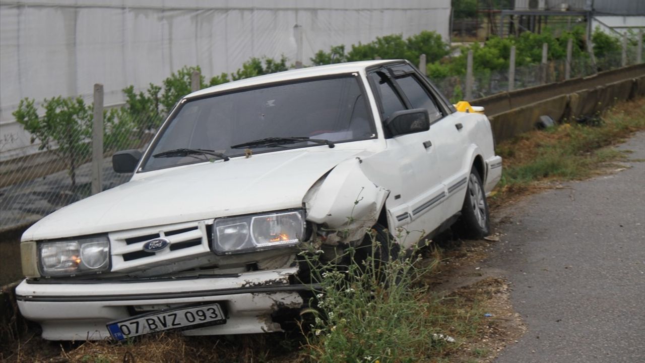 Antalya'da Motosiklet Kazası: Sürücü Hayatını Kaybetti
