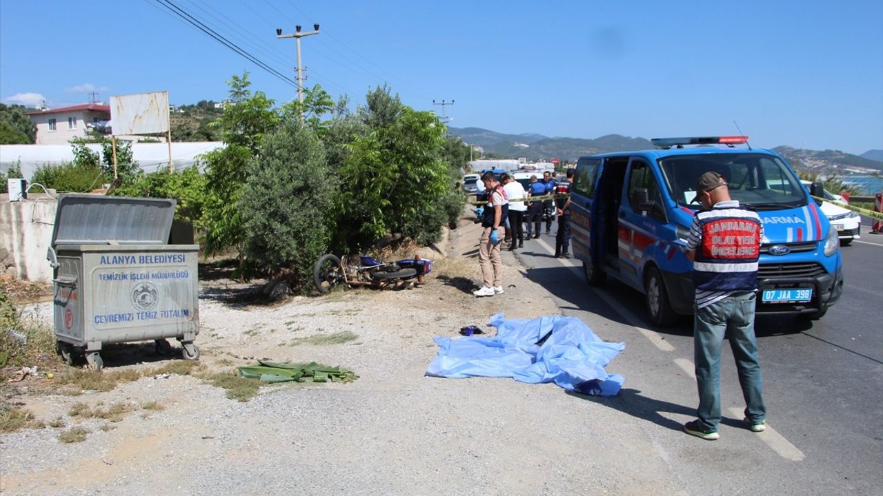 Antalya'da Motosiklet Kazasında Sürücü Hayatını Kaybetti