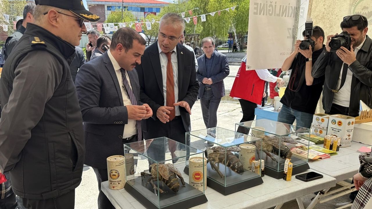 Ardahan'da Dünya Arı Günü Kutlandı: Sanal Gerçeklik ile Arıcılık Deneyimi