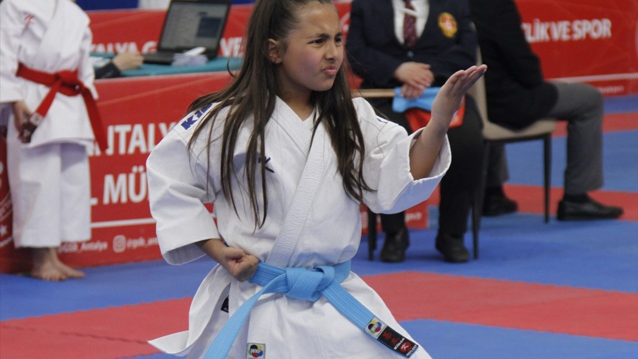 Aspendos Cup Karate Turnuvası Antalya'da Başladı