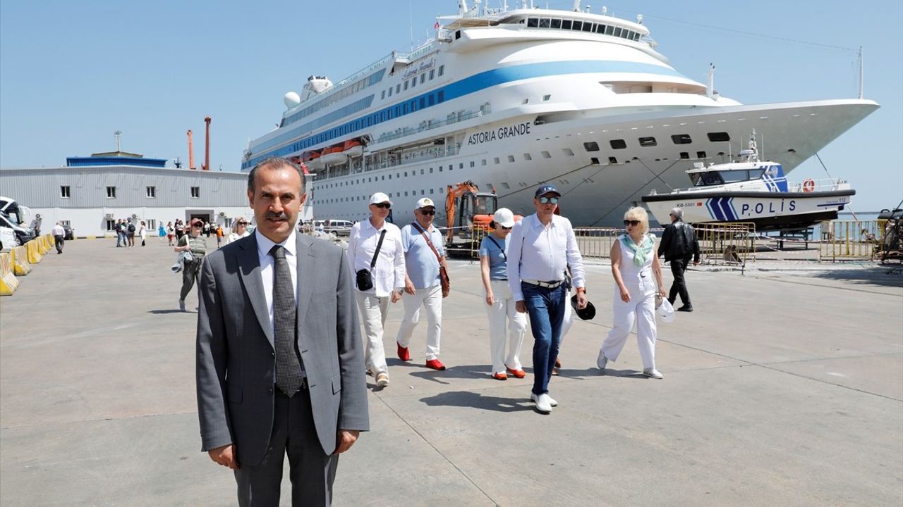 Astoria Grande Kruvaziyeri Samsun'a Ulaştı
